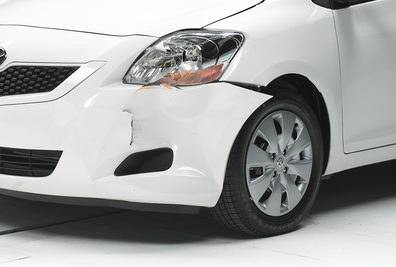 Illustration for article titled IIHS: Small Cars Are Big On Damage In Low-Speed Collisions